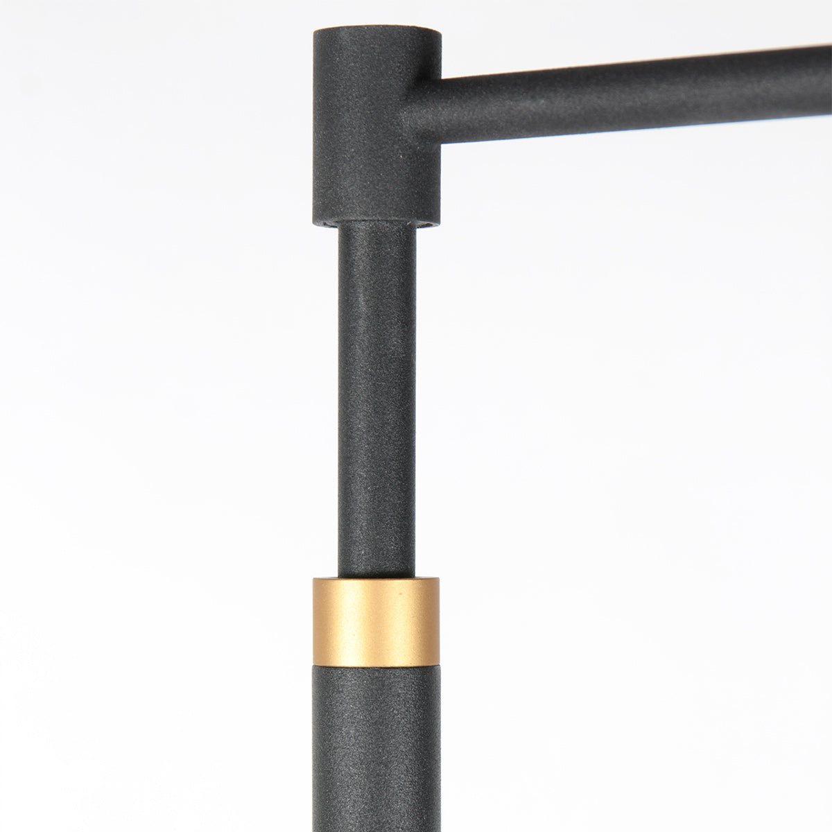 Zwarte vloerlamp Soleil 3515GO met goudkleurige details – Oplaadbare accu en zwenkarm