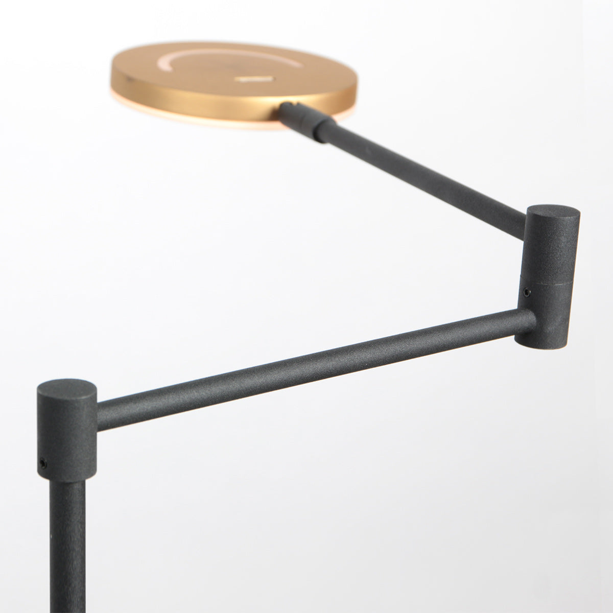 Zwarte vloerlamp Soleil 3515GO met goudkleurige details – Oplaadbare accu en zwenkarm