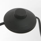 Zwarte vloerlamp / booglamp met bamboe/houten lampenkap