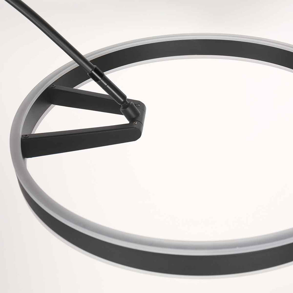 Booglamp Ringlux 4130ZW zwarte LED vloerlamp met allure