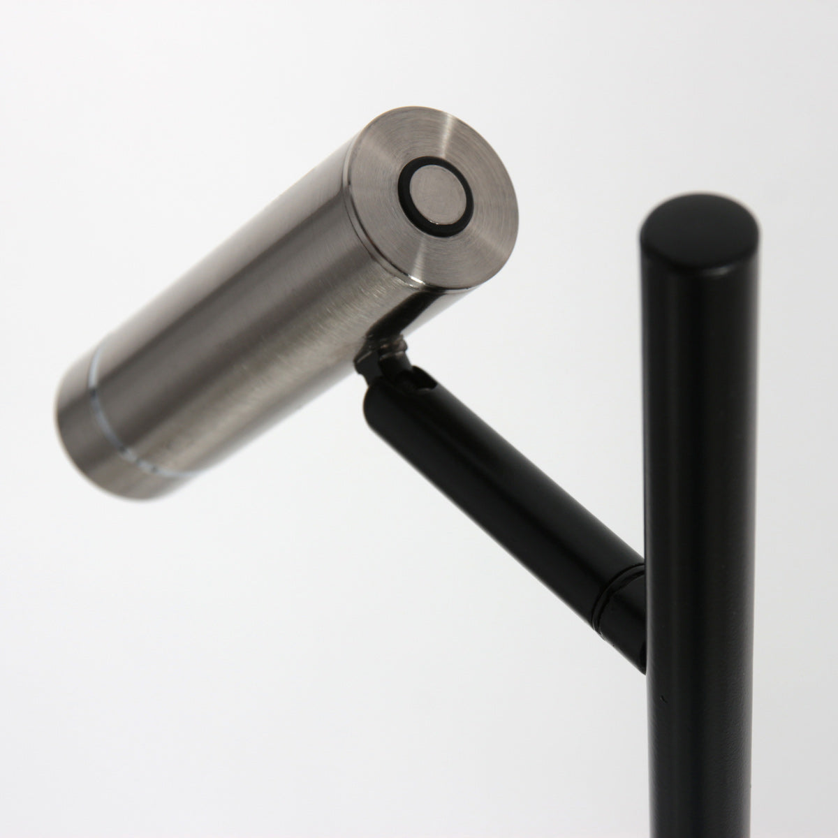 Vloerlamp Lumo 4608ST – eigentijdse tweelichts leeslamp met stalen accenten