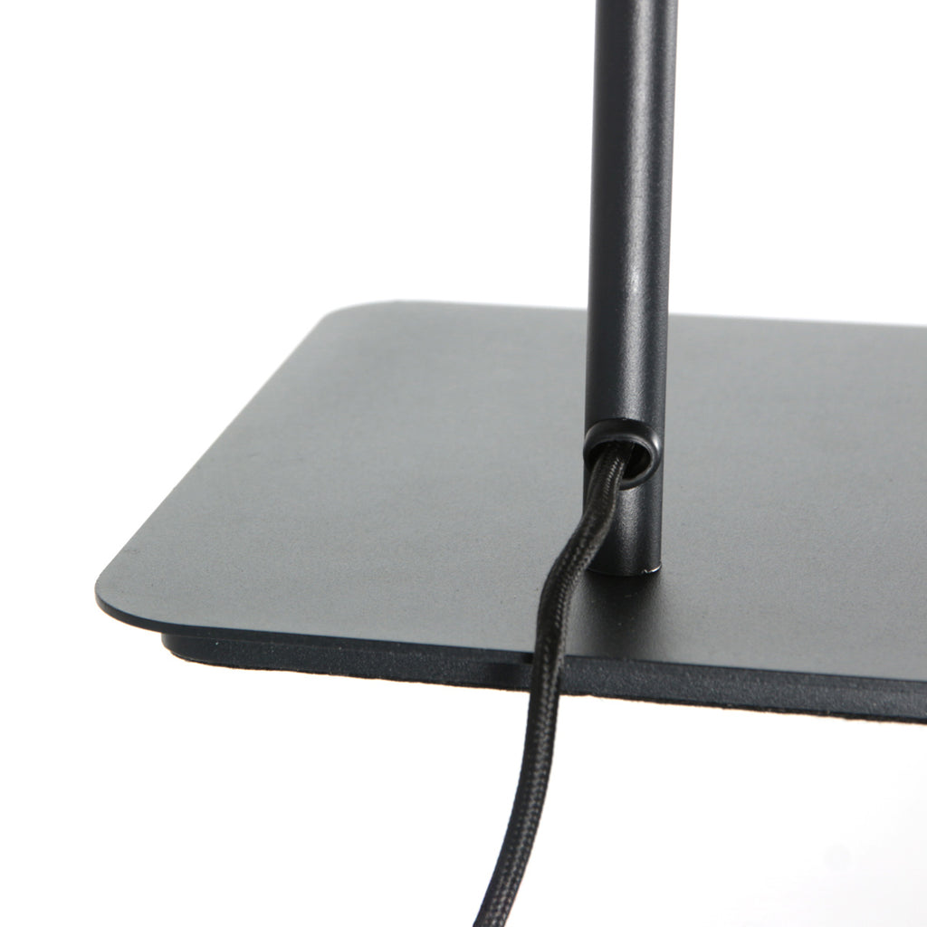Vloerlamp Volari 4710ZW Zwarte vloerlamp met warm licht