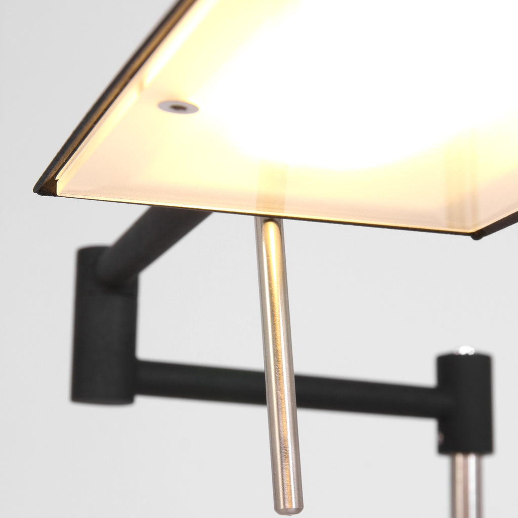 Zwarte vloerlamp Karl 5895ZW met dimmer en in hoogte verstelbaar