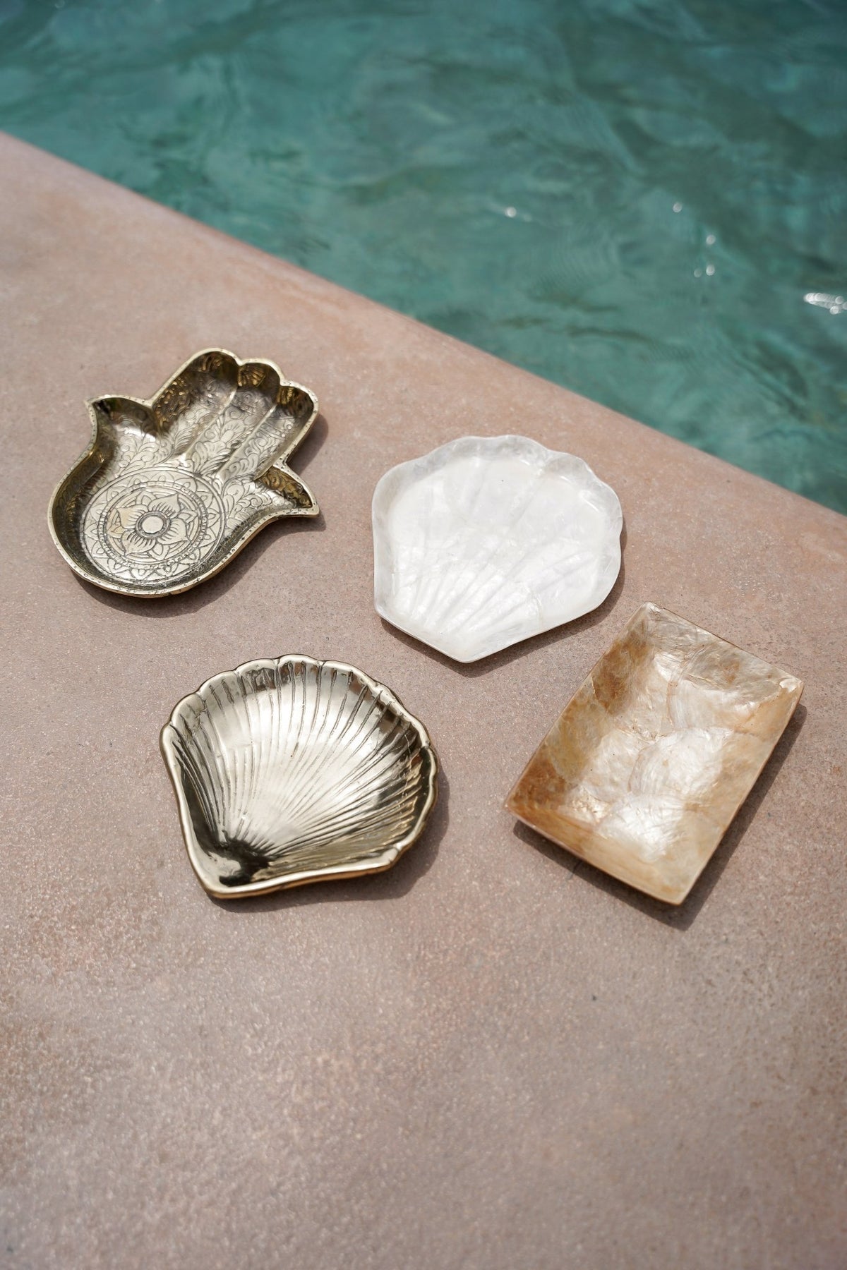 Schaaltje Goud - The Shell Brass Plate