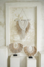 Zeegras hanger op standaard - The Raffia Shell On Stand
