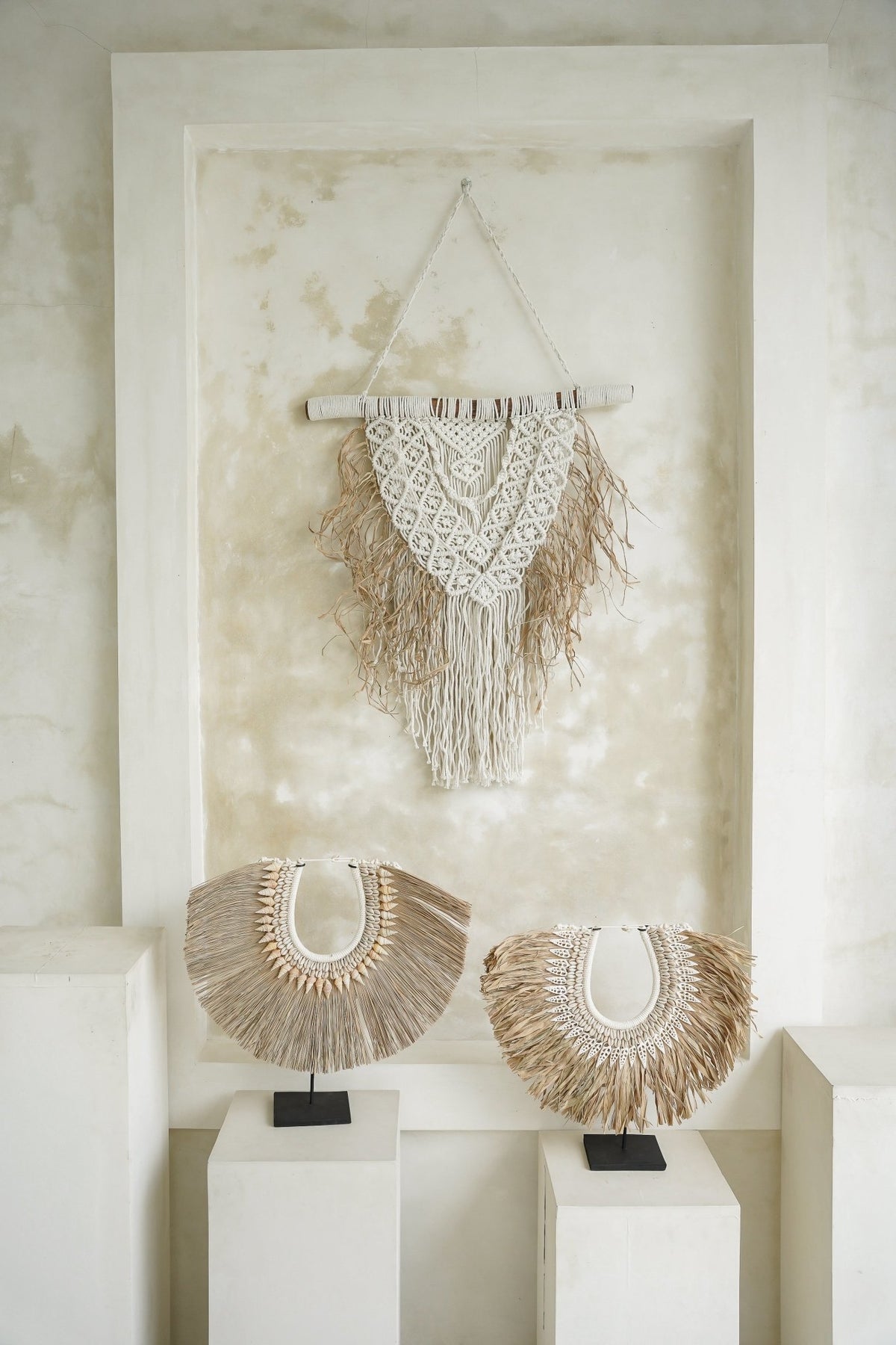Zeegras hanger op standaard - The Raffia Shell On Stand