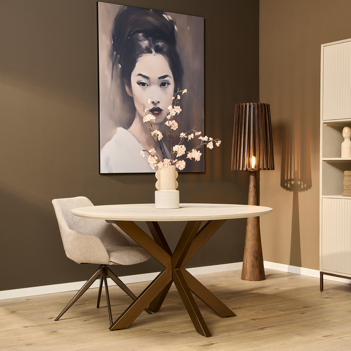 Eettafel Madison, Ø 150 cm, rond, zand, bronzen poot