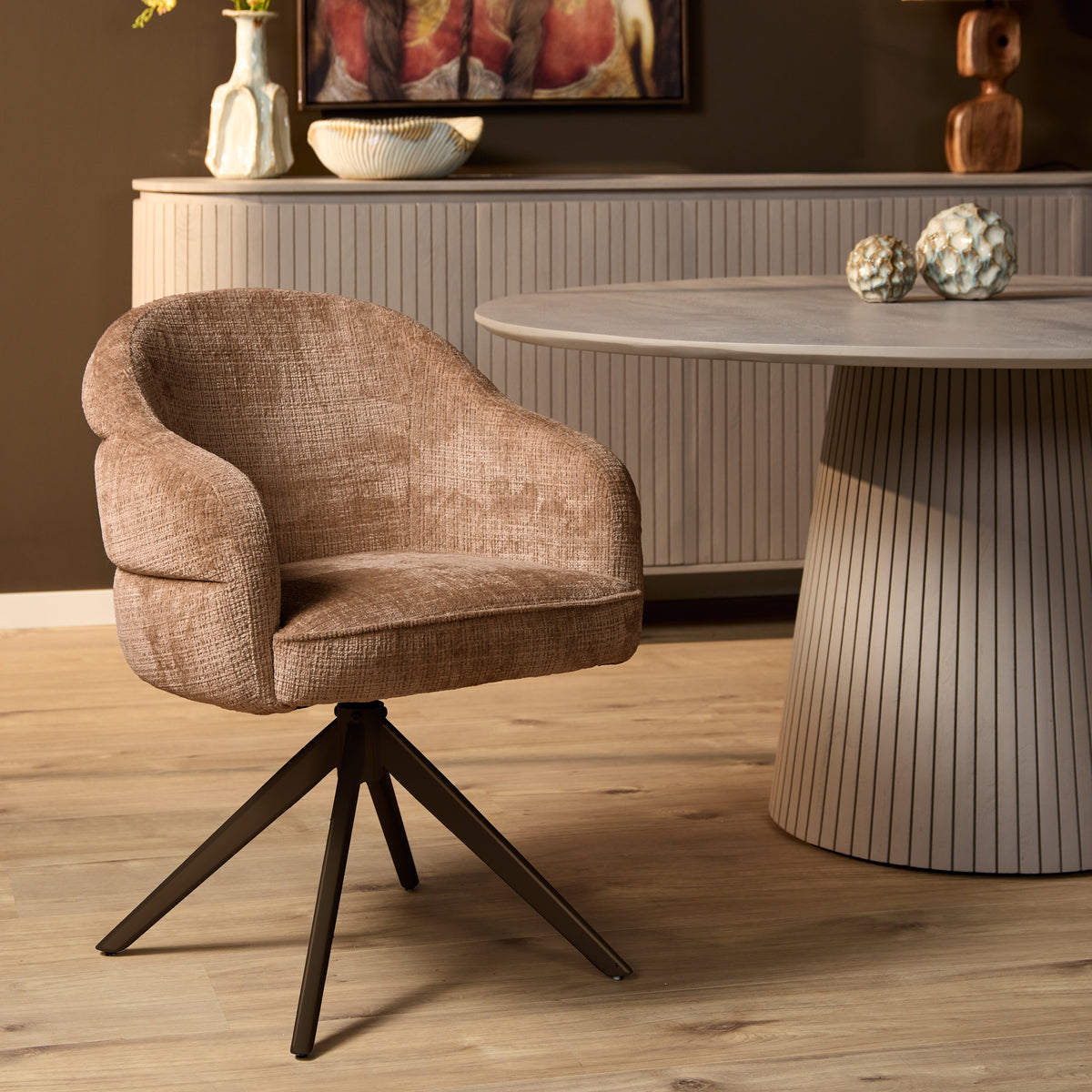 Eetkamerstoel Bella | Cinnamon | Poot Bronze | Met armleuning